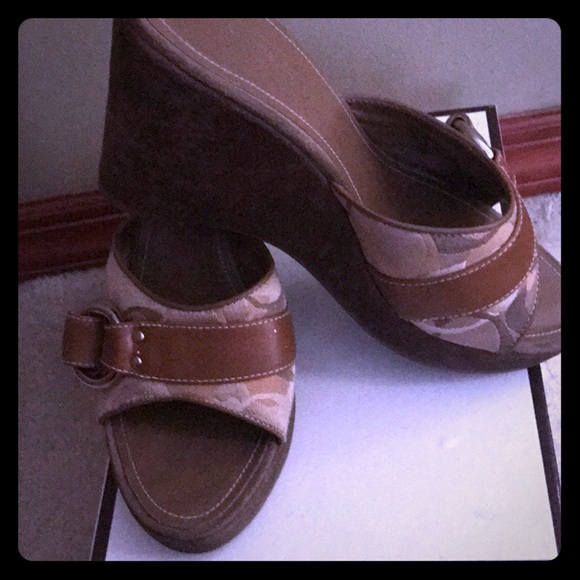 Authentic wedge suede sandal  COACH - Picture 2 of 3